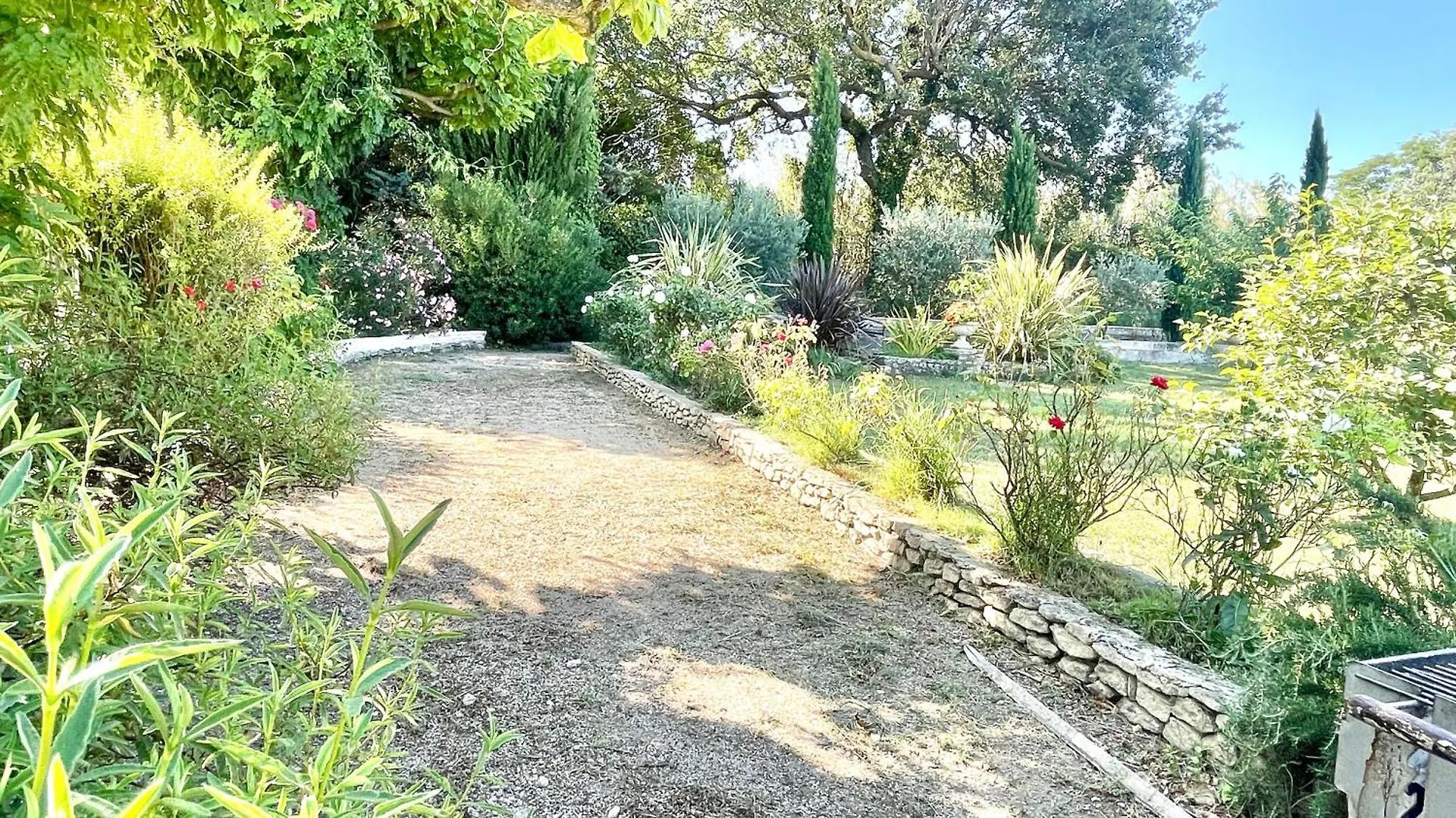 LUBERON EN PROVENCE GITE 3 CHAMBRES avec PISCINE PRIVEE Cheval-Blanc 0*,