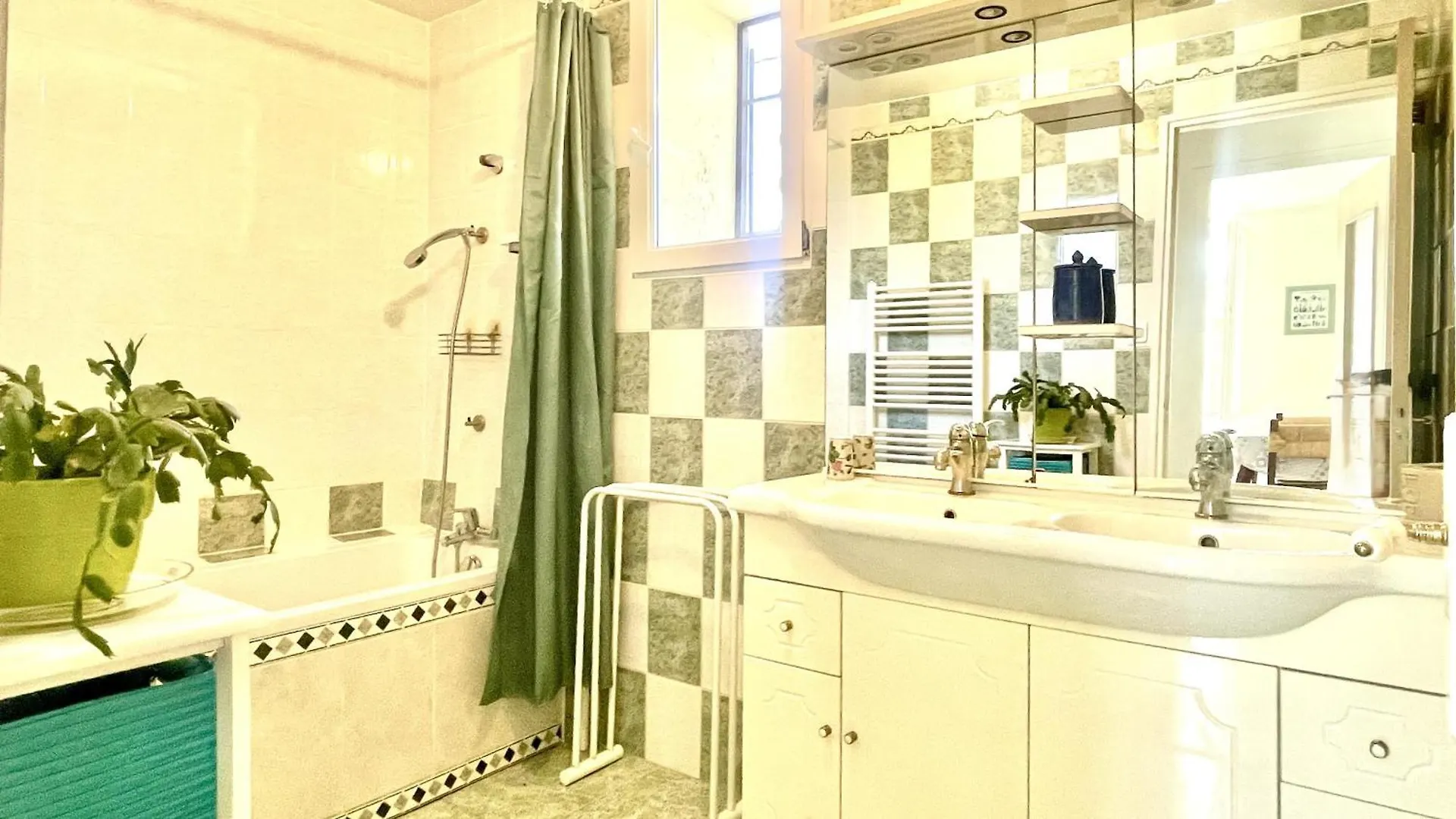 LUBERON EN PROVENCE GITE 3 CHAMBRES avec PISCINE PRIVEE Cheval-Blanc Appartement