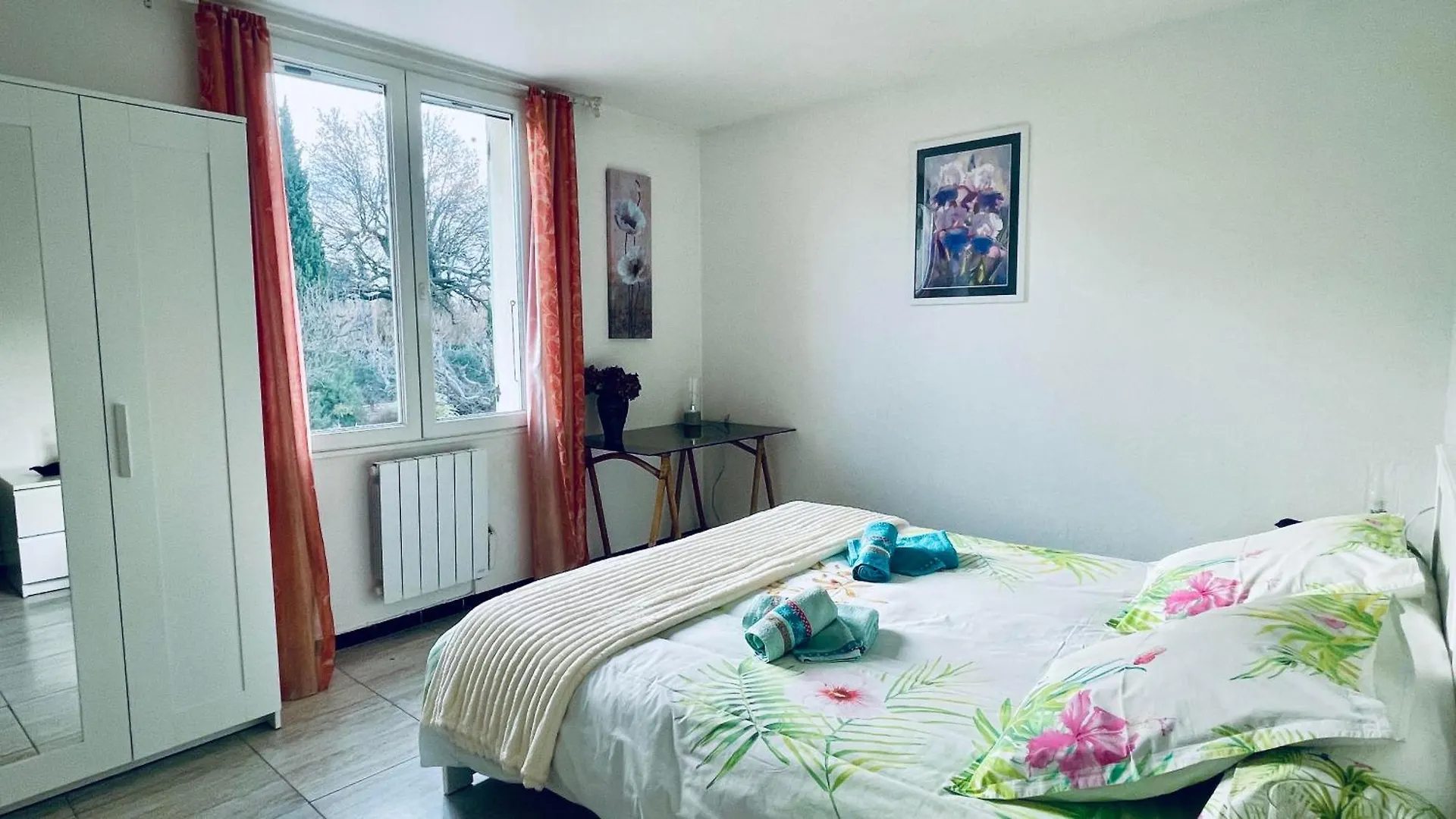 LUBERON EN PROVENCE GITE 3 CHAMBRES avec PISCINE PRIVEE Cheval-Blanc