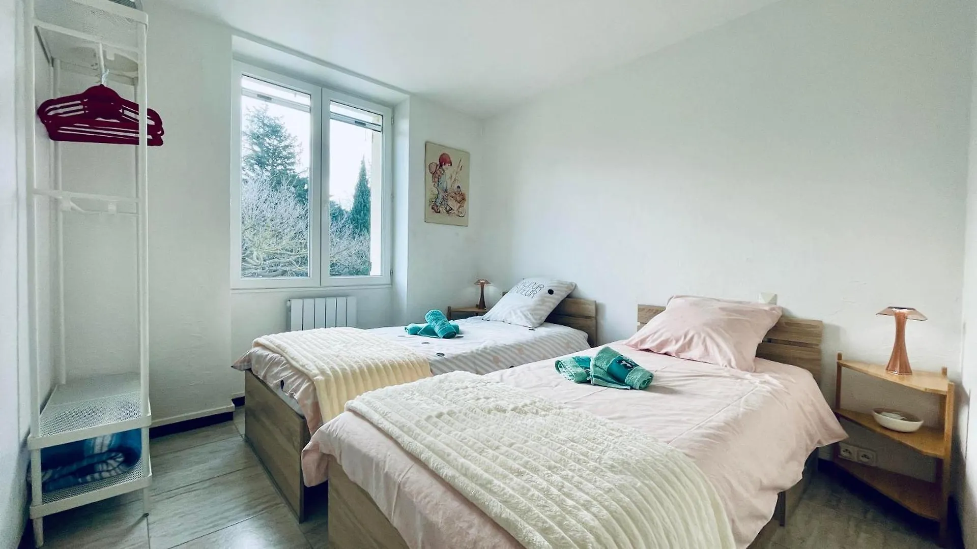 LUBERON EN PROVENCE GITE 3 CHAMBRES avec PISCINE PRIVEE Cheval-Blanc France