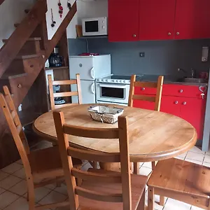 https://chalet-lucie-le-cheval-noir.hotels-rhonealpes.com