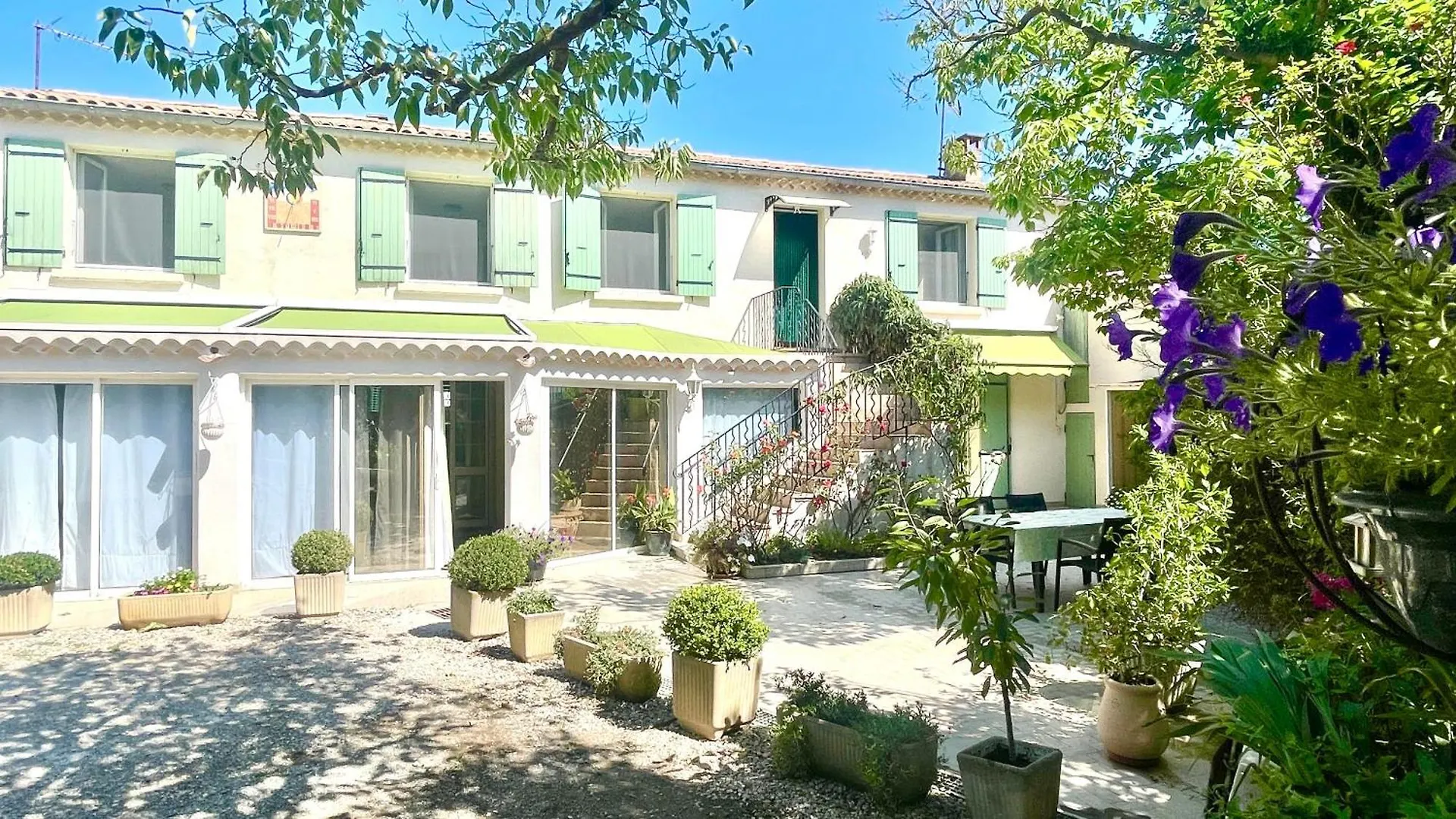Apartment Rendez-Vous Avec Les Cigales - Gite 6 Personnes 100M2 - Piscine Privee - Climatisation Cheval-Blanc France